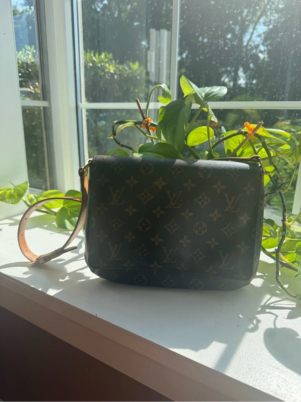 Louis Vuitton monogram piece